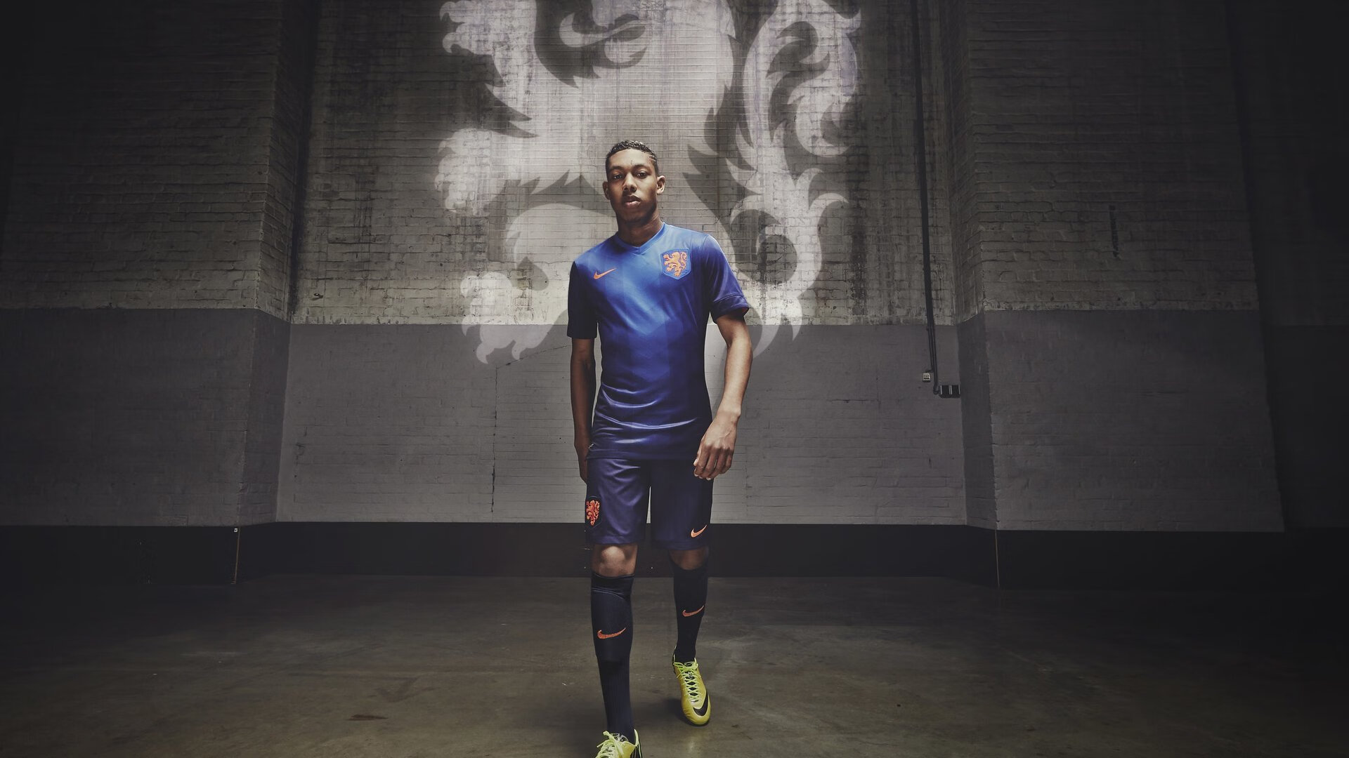 欧冠决赛：上半场双方互交白卷 曼城控球七成却迟迟打不开局面